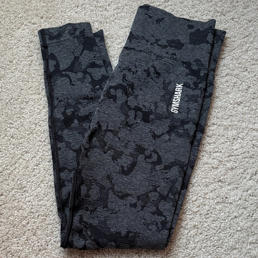 Gymshark Black and Gray Patterned Leggings